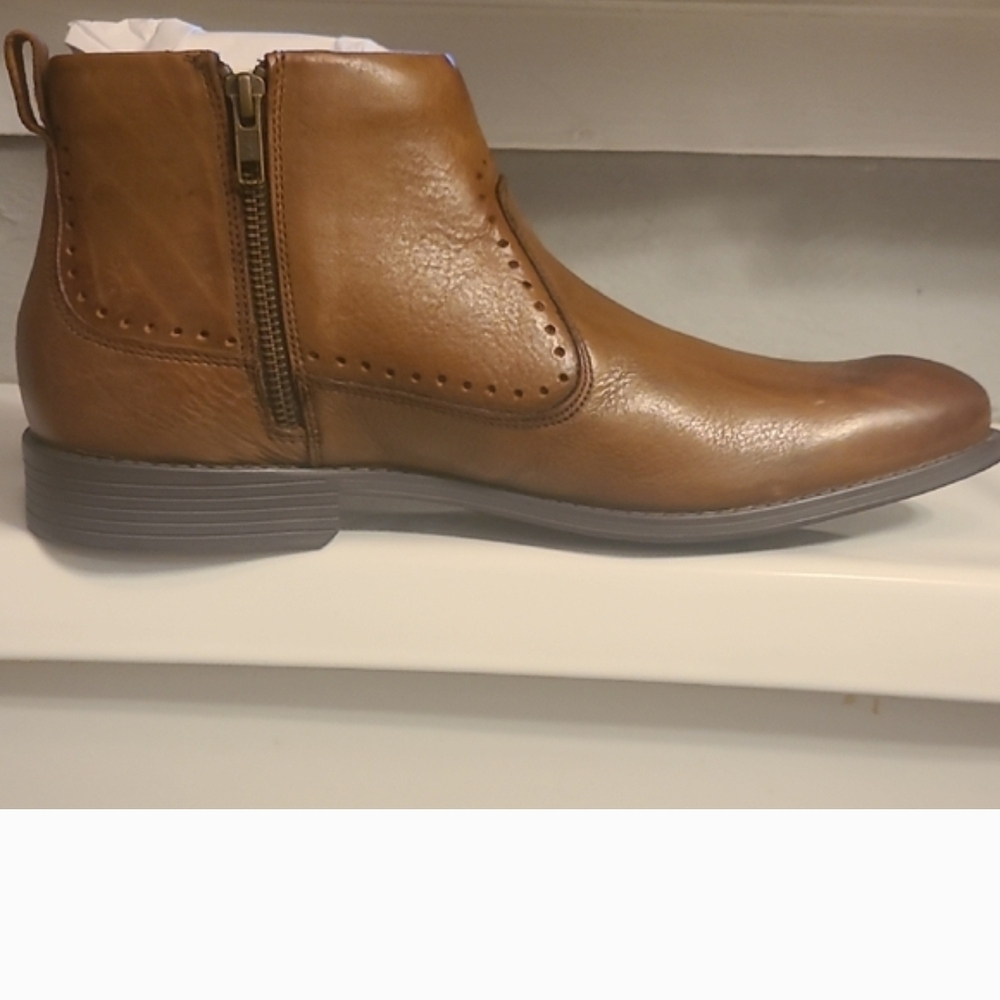 Stacy Adams Tan Chukka Boots